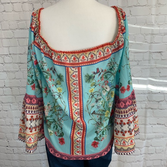 Floral off the shoulder boho top. - Picture 6 of 6